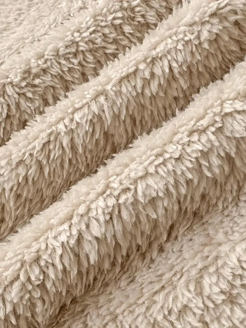 Laetitia – Abito in peluche a collo alto