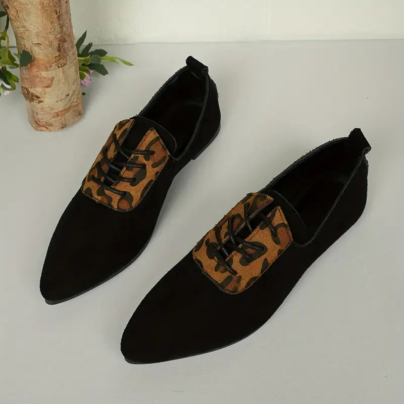 Melithra – Eleganti scarpe stringate in camoscio con stampa leopardata