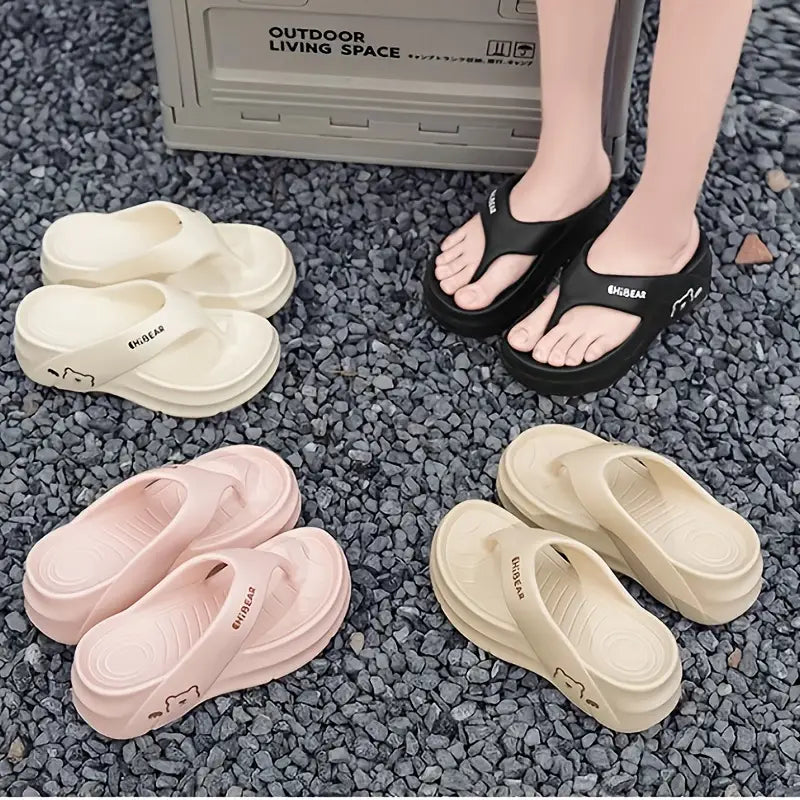 Junea – Graziose pantofole infradito con plateau a forma di orso