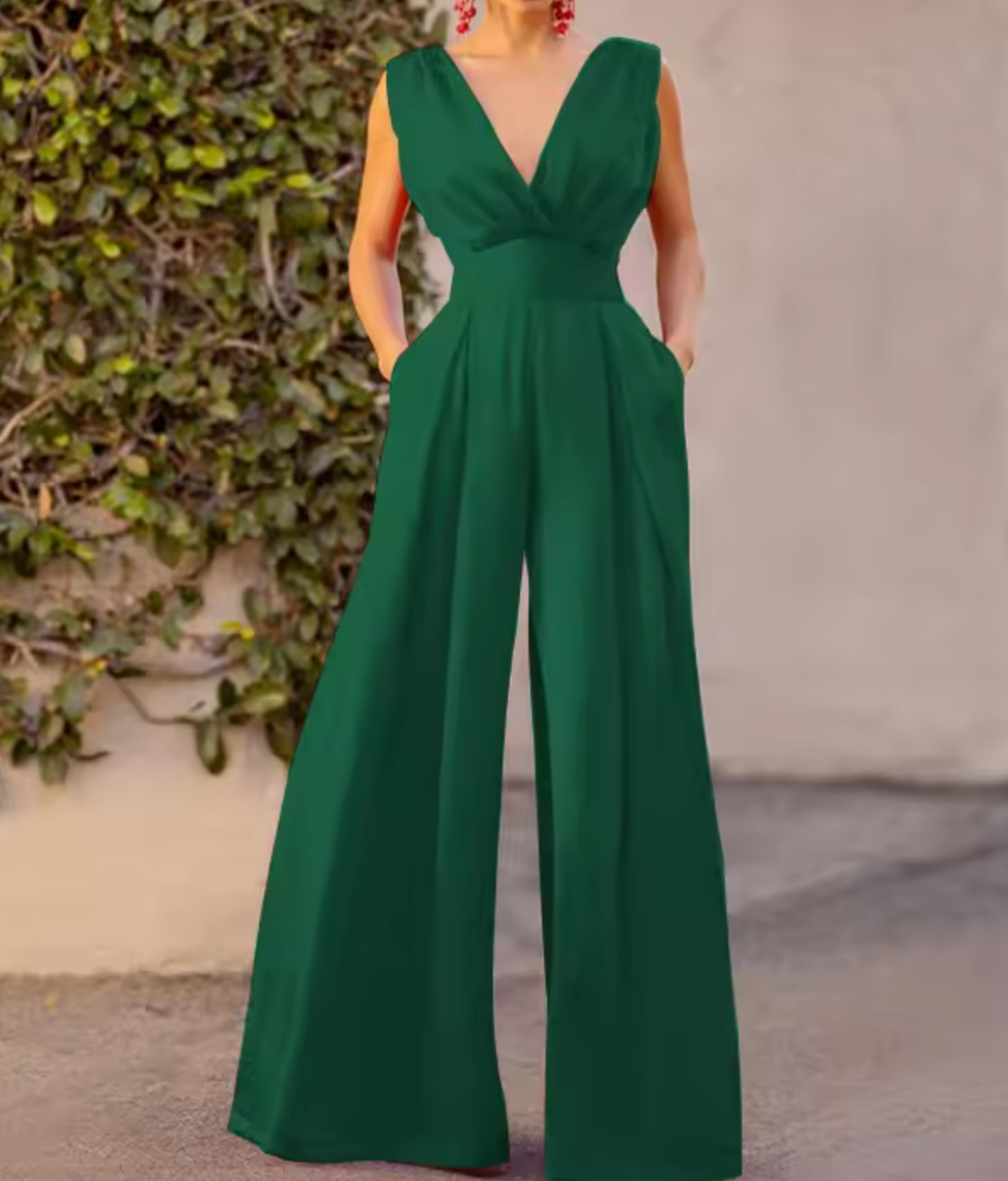 Amelith – Tuta elegante con scollo a V