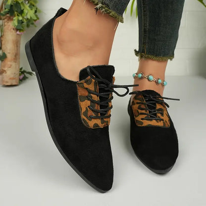 Melithra – Eleganti scarpe stringate in camoscio con stampa leopardata