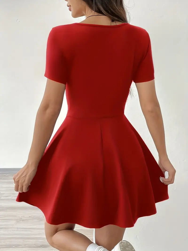 Gudrun – Elegante abito skater con pantaloncini e tasca integrati