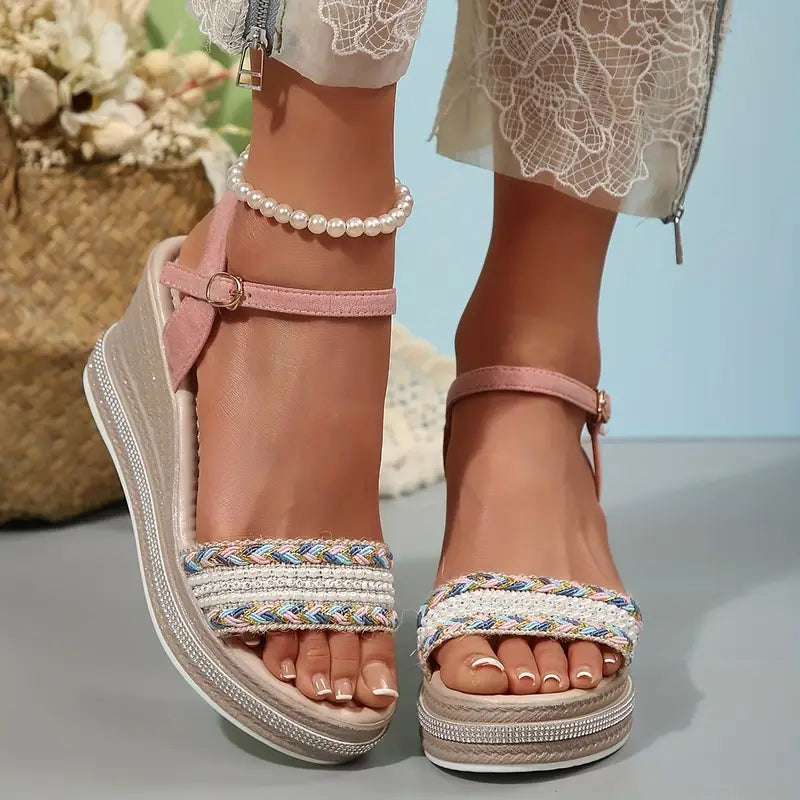 Chiarae – Sandali con zeppa e plateau ispirati allo stile boho