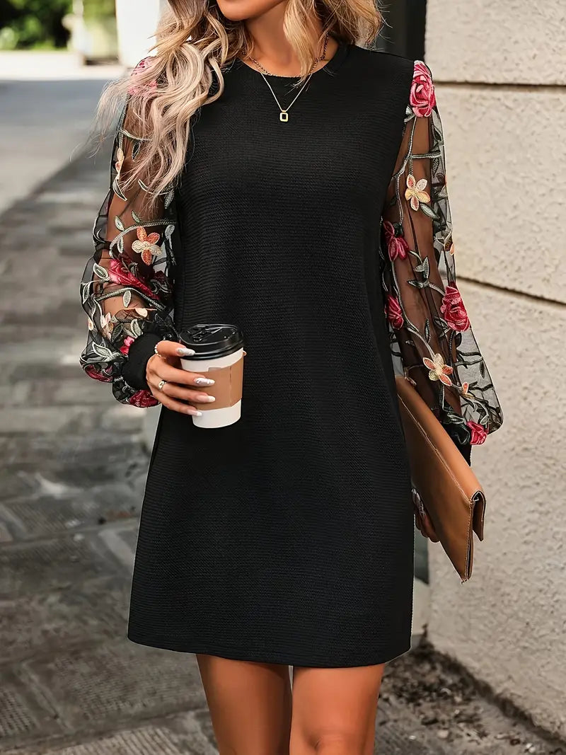 Cecily – Abito con maniche in rete floreale