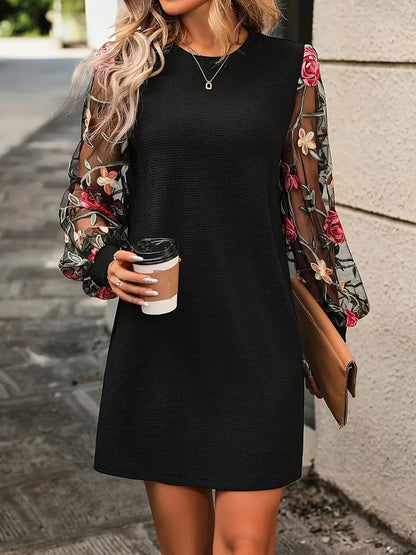 Cecily – Abito con maniche in rete floreale