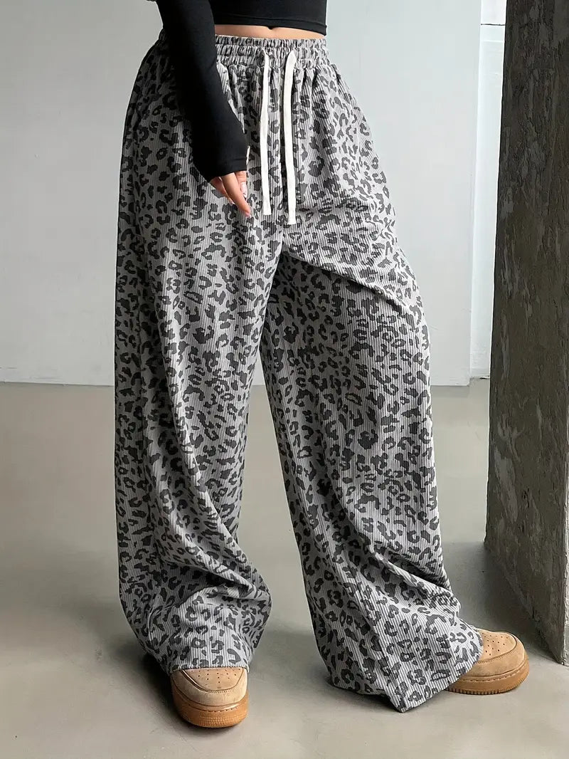 Erisen – Pantaloni oversize eleganti con stampa leopardata
