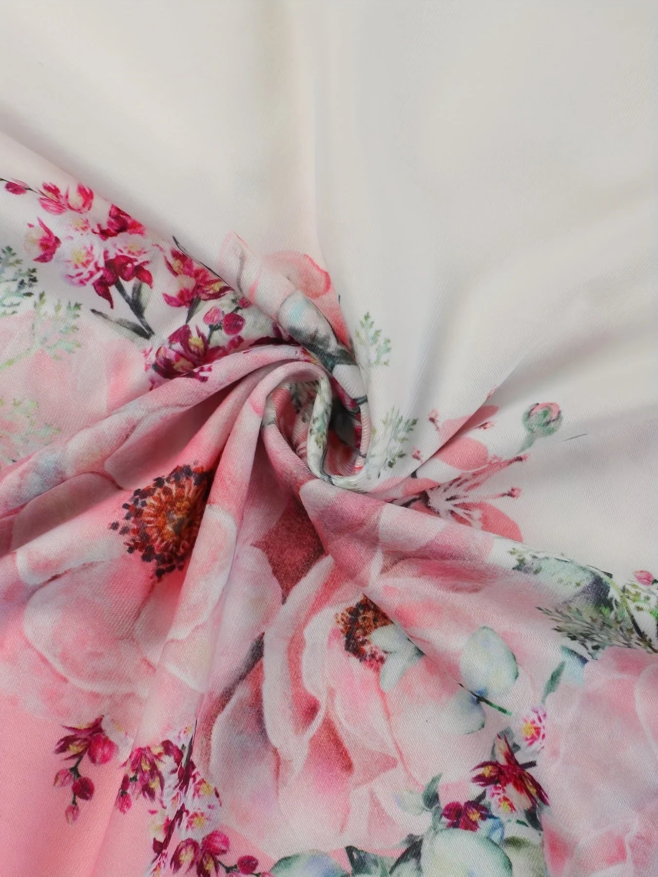 Britten – Blusa elegante realizzata in pizzo floreale