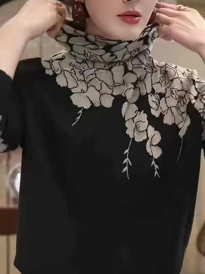 Flori – Elegante maglione a collo alto lavorato a maglia con motivo floreale