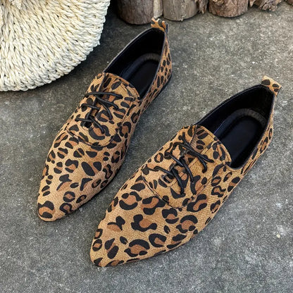 Melithra – Eleganti scarpe stringate in camoscio con stampa leopardata