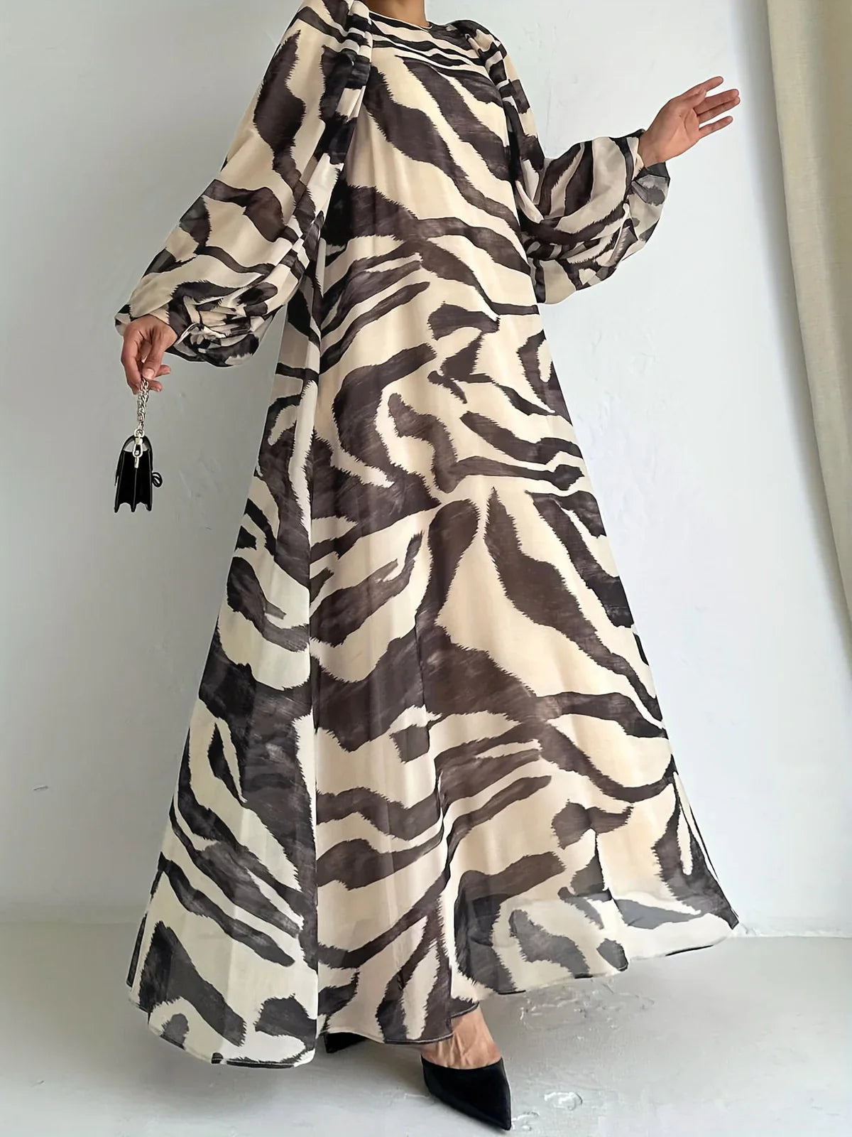 Elisire – Maxi abito in chiffon con stampa artistica