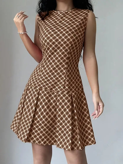 Ora – Elegante abito senza maniche con pieghe