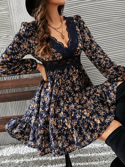 Lilith – Abito boho floreale con profondo scollo a V