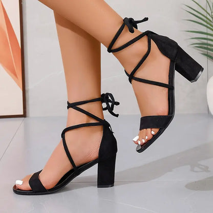 Veyani – Sandali in pelle scamosciata con tacco a blocco e cinturino alla caviglia