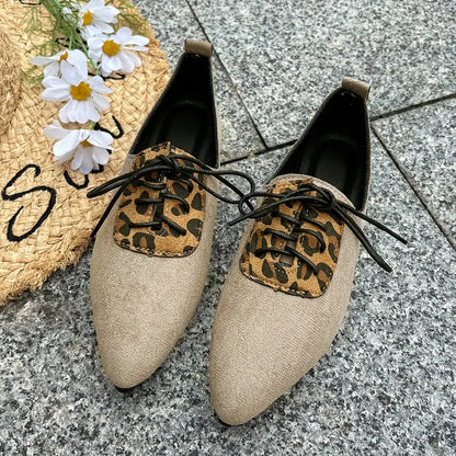 Melithra – Eleganti scarpe stringate in camoscio con stampa leopardata