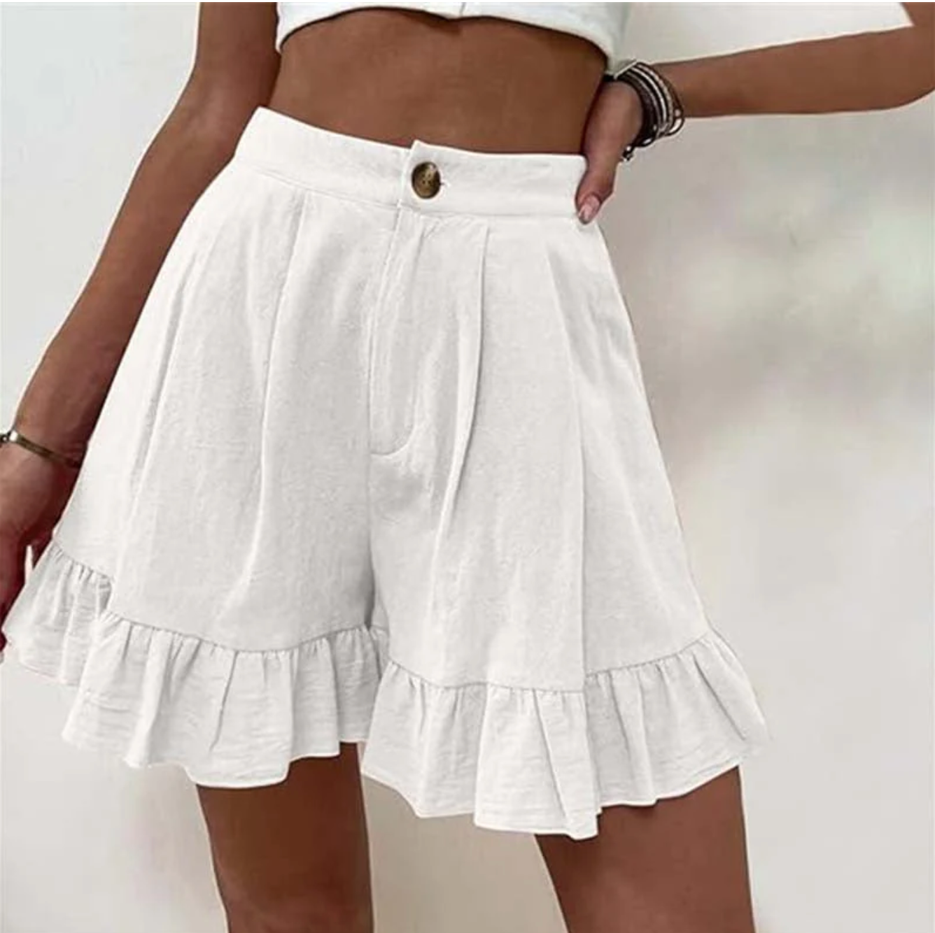 Thalara – Pantaloncini chic con orlo volant