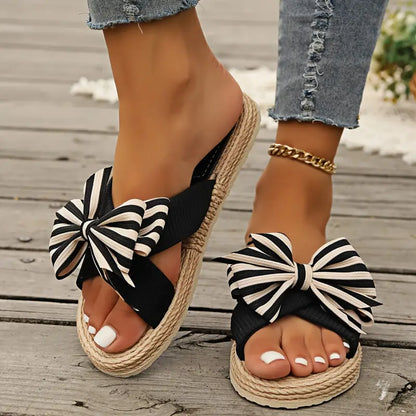 Sonja – Pantofole giocose con fiocco