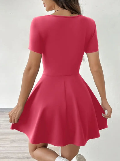 Gudrun – Elegante abito skater con pantaloncini e tasca integrati