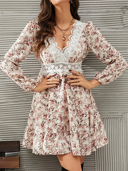 Lilith – Abito boho floreale con profondo scollo a V