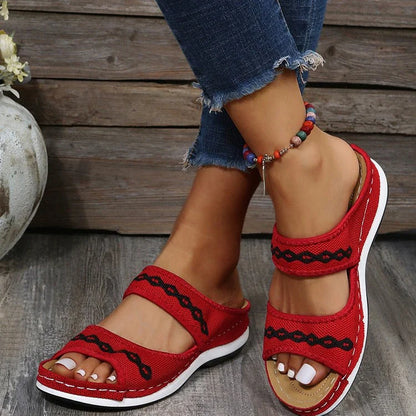 Maite – Comodi sandali con zeppa e ricami da donna