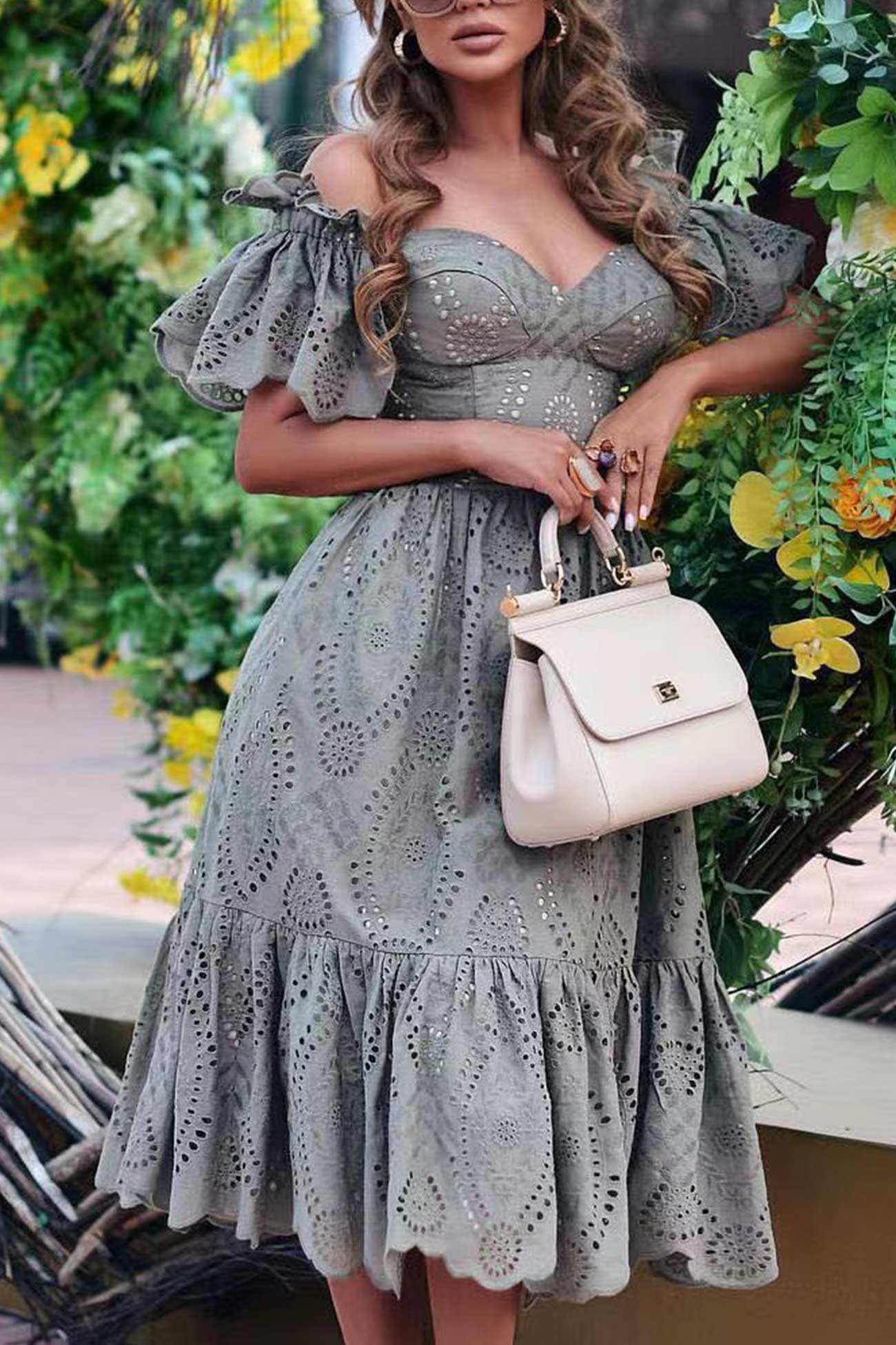 Amyra – Grazioso abito in cotone con spalle scoperte