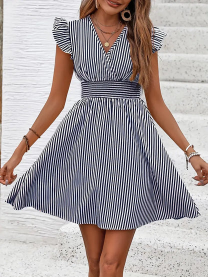 Elunica – Miniabito con maniche ad aletta rigate