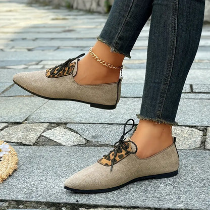 Melithra – Eleganti scarpe stringate in camoscio con stampa leopardata