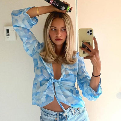 Vaia – Elegante top in chiffon da allacciare sul davanti