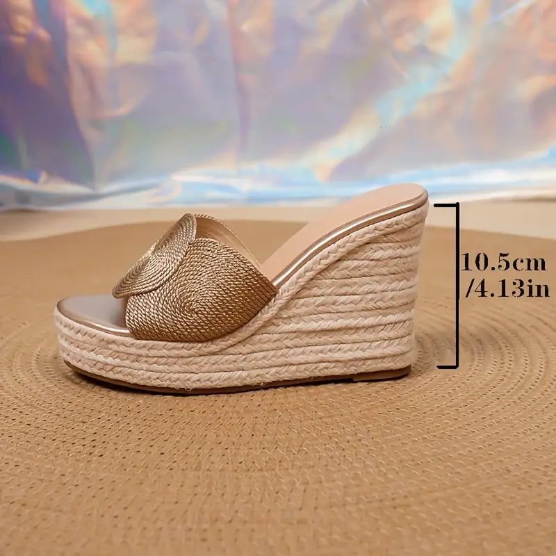 Helga – Eleganti sandali con zeppa con motivo intrecciato