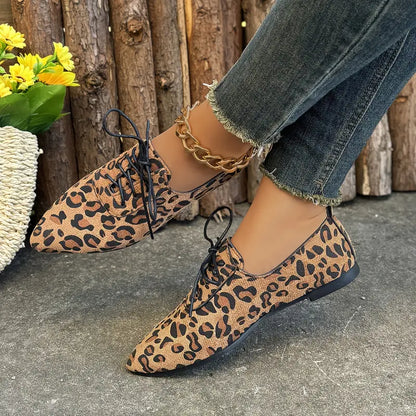 Melithra – Eleganti scarpe stringate in camoscio con stampa leopardata