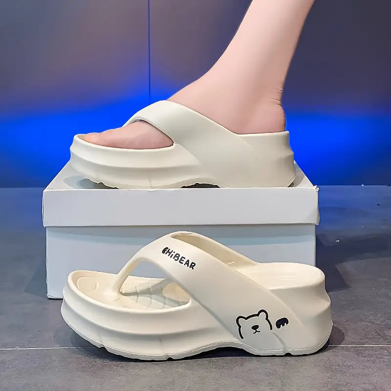 Junea – Graziose pantofole infradito con plateau a forma di orso