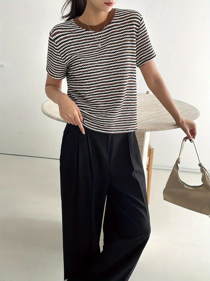 Elisova – Top in maglia a righe alla moda