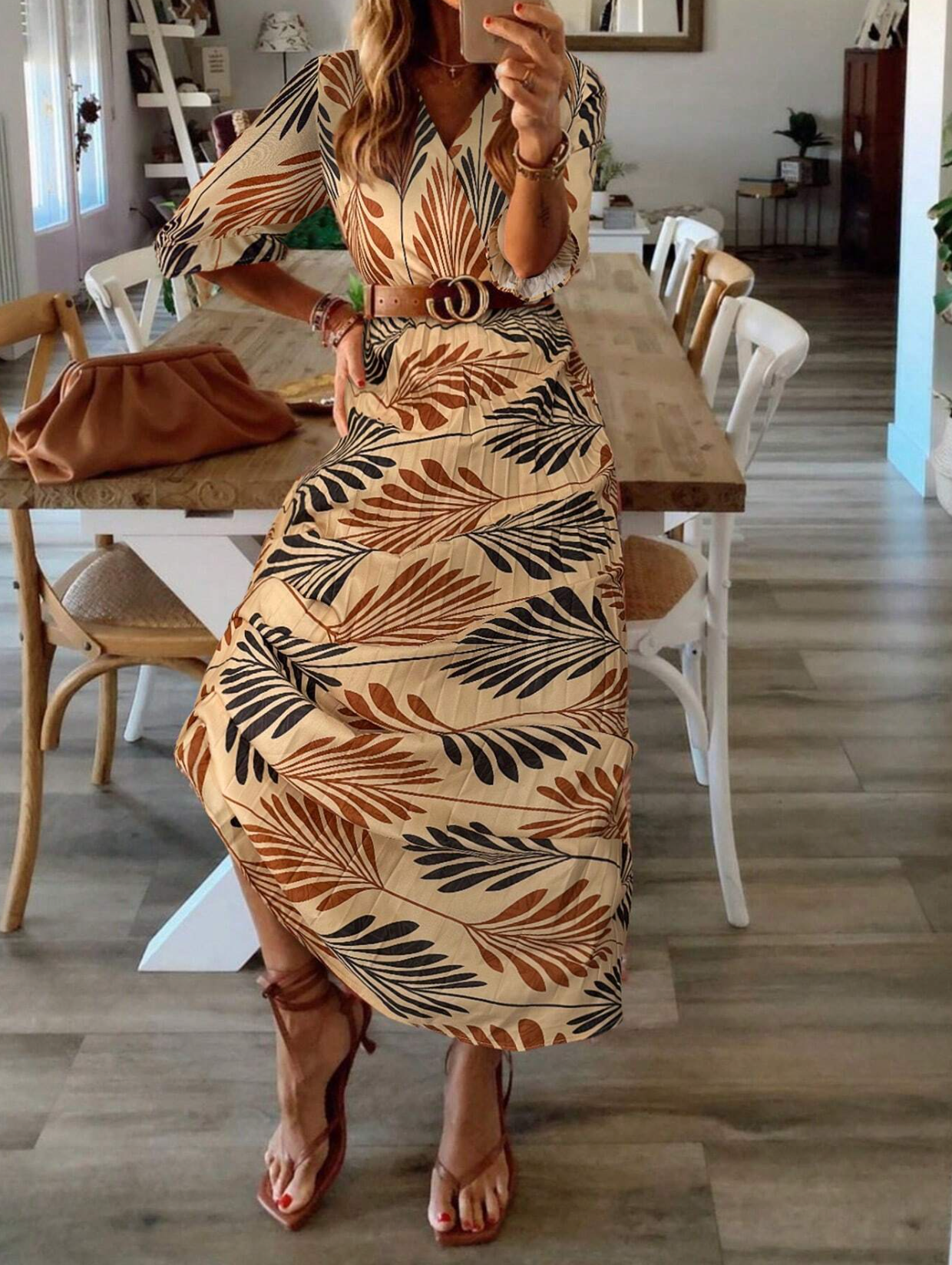 Genina – Abito midi plissettato con stampa di foglie tropicali