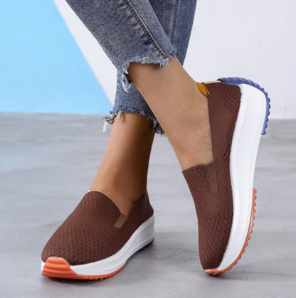 Nyssara – Sneakers slip-on traspiranti con plateau realizzate in maglia