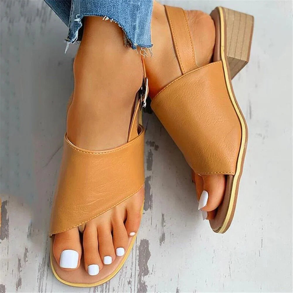 Isabelline – Sandali minimalisti con cinturino posteriore e tacco a blocco