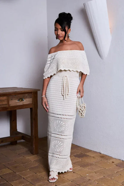 Zyphirith – Bellissimo abito all'uncinetto con taglio sulle spalle